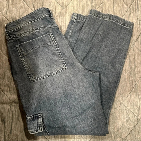 Hidden Cargo Jeans in Blue - Picture 5 of 12